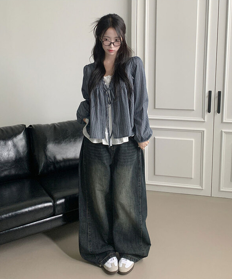 코이 세로 스트라이프 패턴 프릴 레이어드 일체형 긴팔 퍼프소매 블라우스 네이비