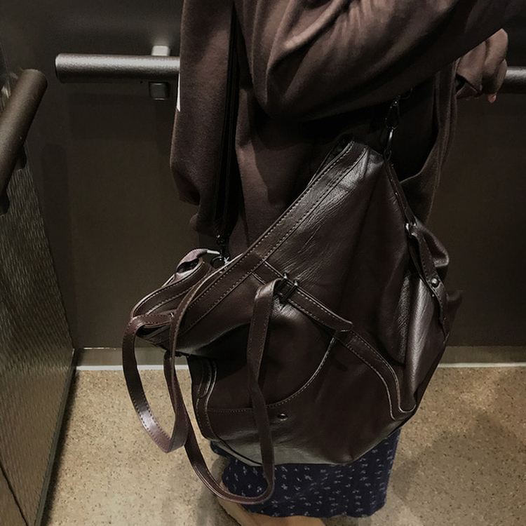 スリーチングショルダークロスバッグ BROWN