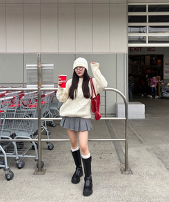 ラウンドネックケーブルニット IVORY