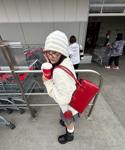 ラウンドネックケーブルニット IVORY