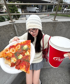 ラウンドネックケーブルニット IVORY