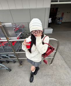 ラウンドネックケーブルニット IVORY