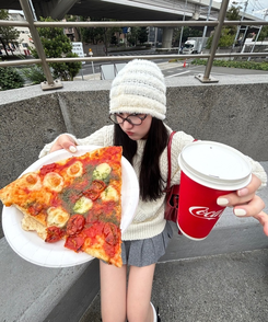 ラウンドネックケーブルニット IVORY