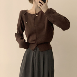 폭닥폭닥 마카롱 라운드 와펜 버튼 가을 긴팔 니트 가디건 밤색