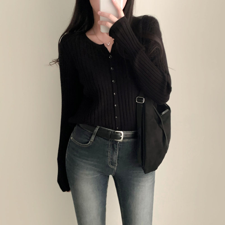 계절의 틈어텀 세미 슬림핏 라운드넥 트임 니트 가디건 블랙