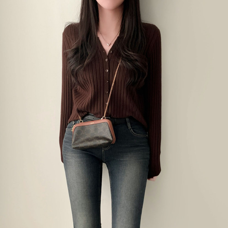 계절의 틈어텀 세미 슬림핏 라운드넥 트임 니트 가디건 브라운