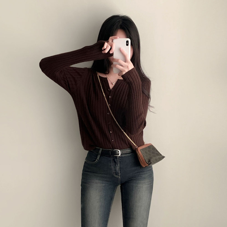 계절의 틈어텀 세미 슬림핏 라운드넥 트임 니트 가디건 브라운