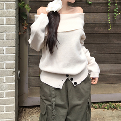 류니 오프숄더 골지 밑단버튼 스트라이프 무지 여리 긴팔 두툼 니트 아이보리