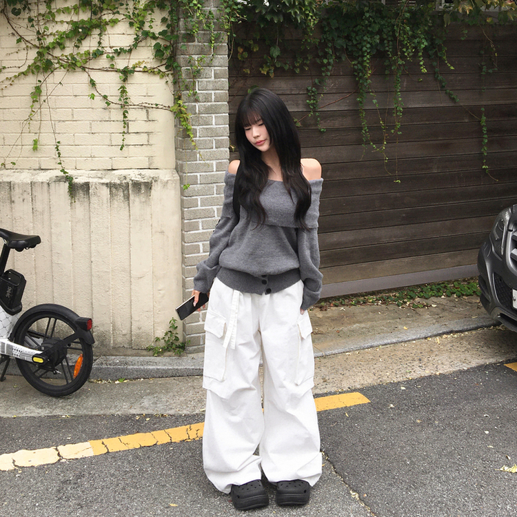 류니 오프숄더 골지 밑단버튼 스트라이프 무지 여리 긴팔 두툼 니트 그레이