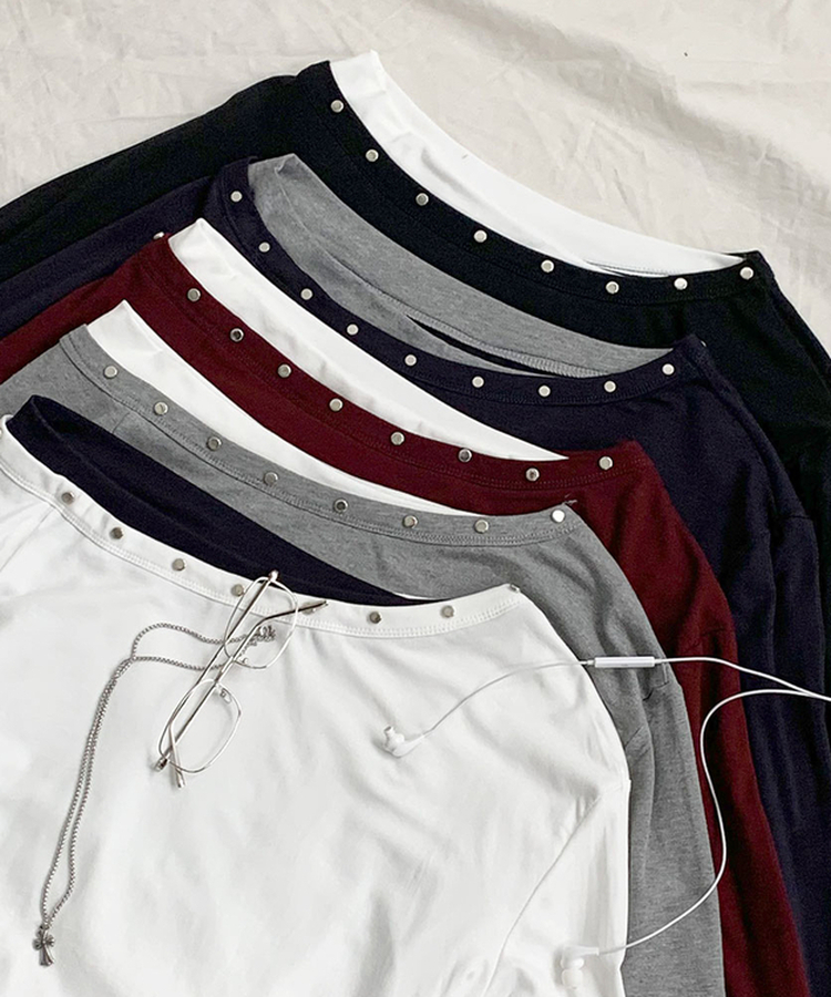 히카 오프숄더 레이어드 찡포인트 스터드 긴팔 티셔츠