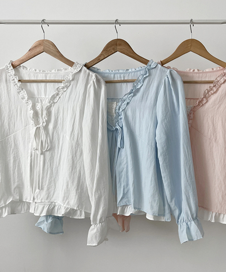 フリルレイヤードブラウス