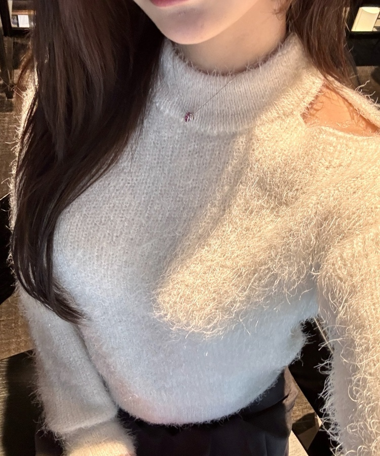 솔잎 어깨트임 니트