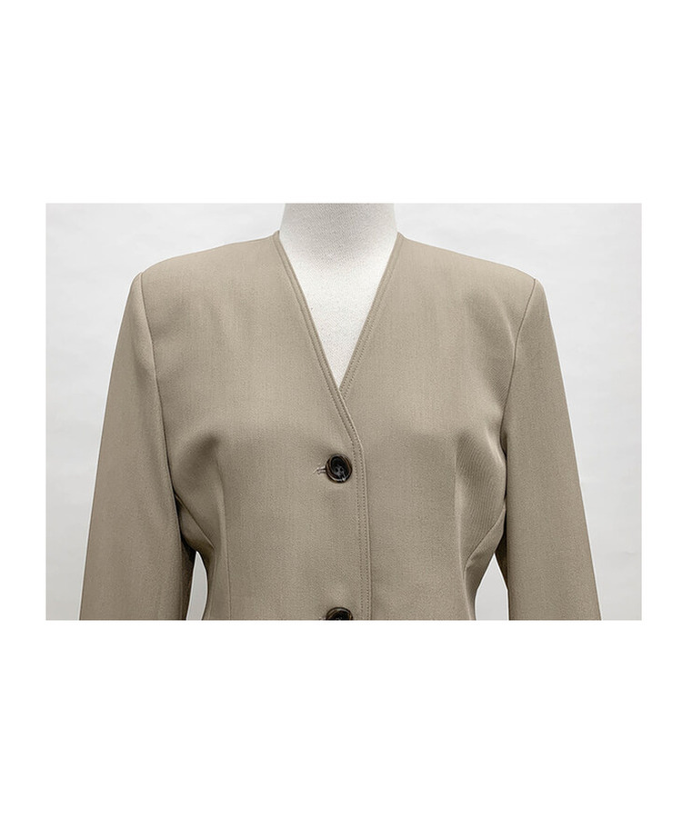 ノーカラーラインジャケット