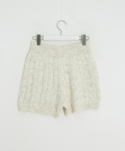 【SET】ケーブルカラーネックニット＋ショートパンツ