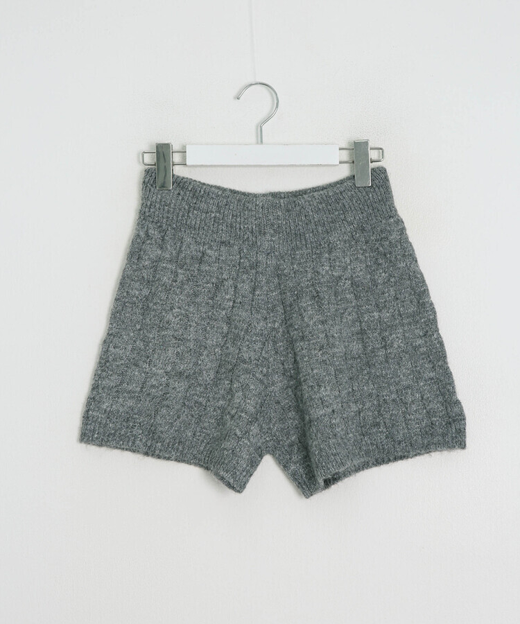 【SET】ケーブルカラーネックニット＋ショートパンツ