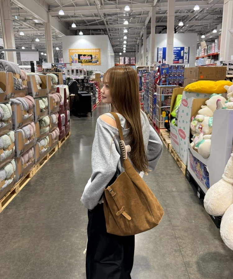 스웨이드 숄더 크로스백 카멜