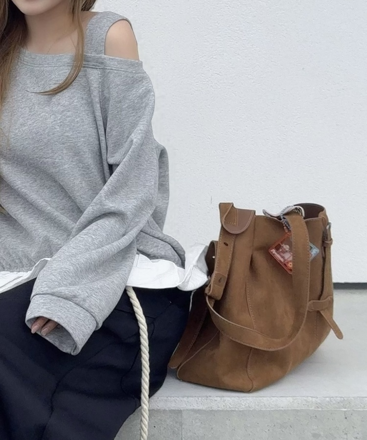 스웨이드 숄더 크로스백 카멜