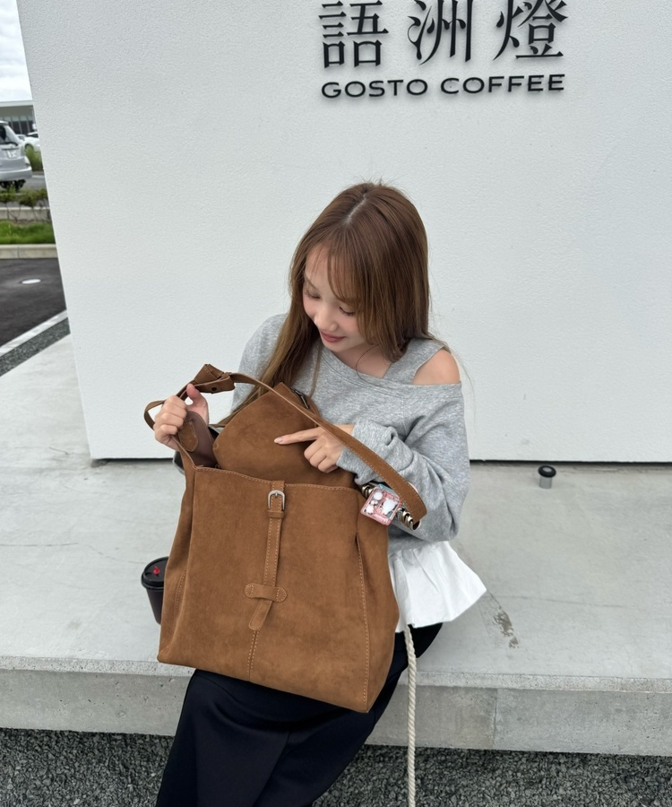 스웨이드 숄더 크로스백 카멜