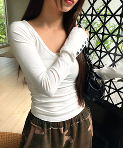 リブVネックスリムフィット長袖Tシャツ IVORY