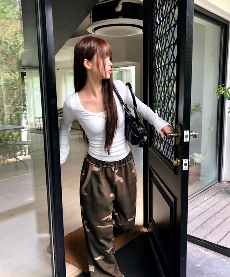 リブVネックスリムフィット長袖Tシャツ IVORY