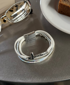 블레스 레이어드 큐빅 팔찌 화이트