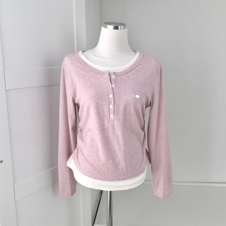 말라보이는 사이드 셔링 팬던트 레이어드 버튼 긴팔티셔츠