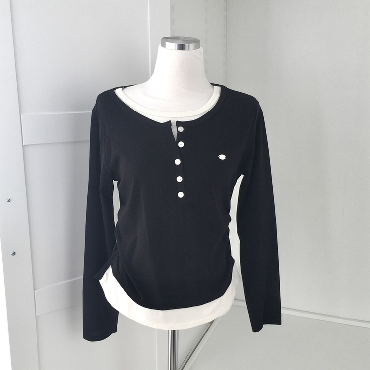 말라보이는 사이드 셔링 팬던트 레이어드 버튼 긴팔티셔츠