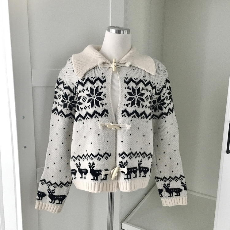 도톰 코위찬 떡볶이 버튼 노르딕 눈꽃 루돌프 카라 니트 가디건