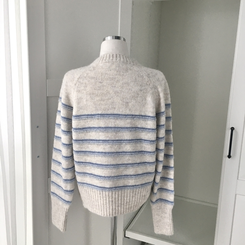 떡볶이 버튼 스트라이프 라운드넥 아방 루즈핏 니트