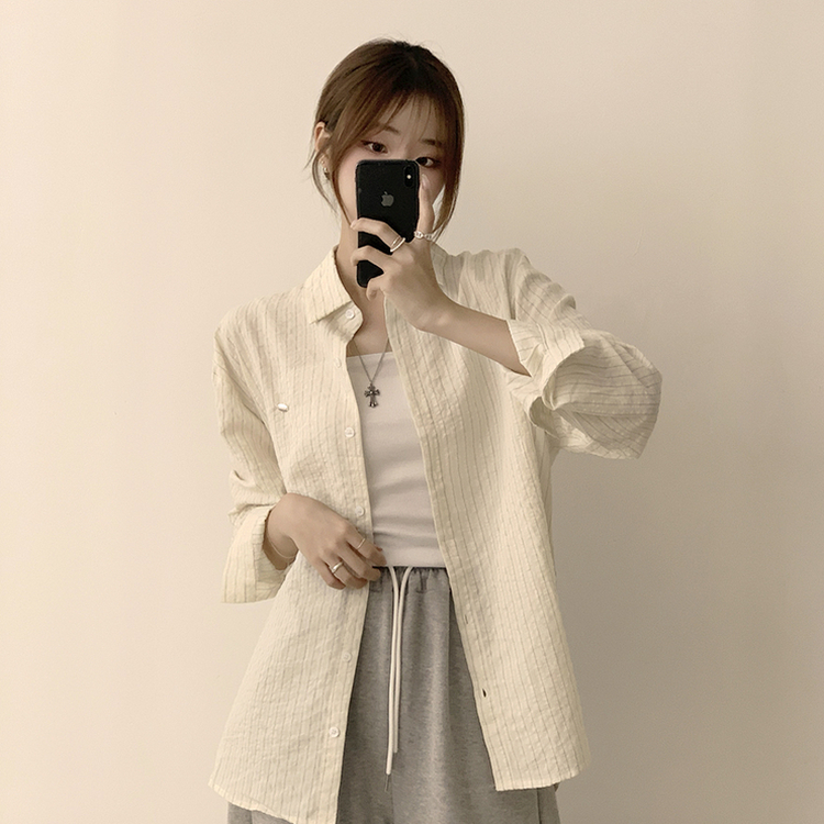 단독 또는 아우터로 스카이 가을 버튼 오버핏 카라 스트라이프 긴팔 셔츠  베이지