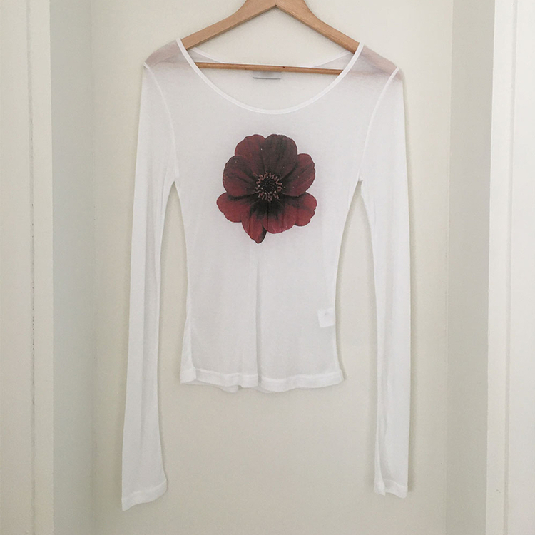 シースルーフラワーUネック長袖Tシャツ