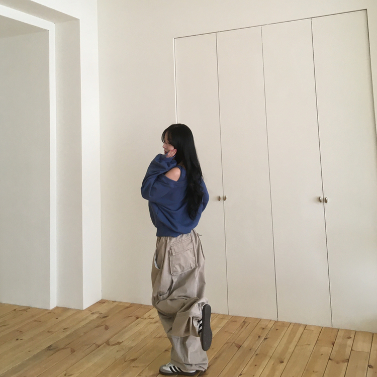 ルーズフィットワンオフショルダートレーナー BLUE