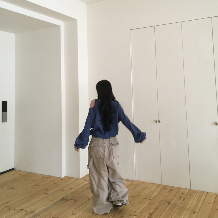 ルーズフィットワンオフショルダートレーナー BLUE