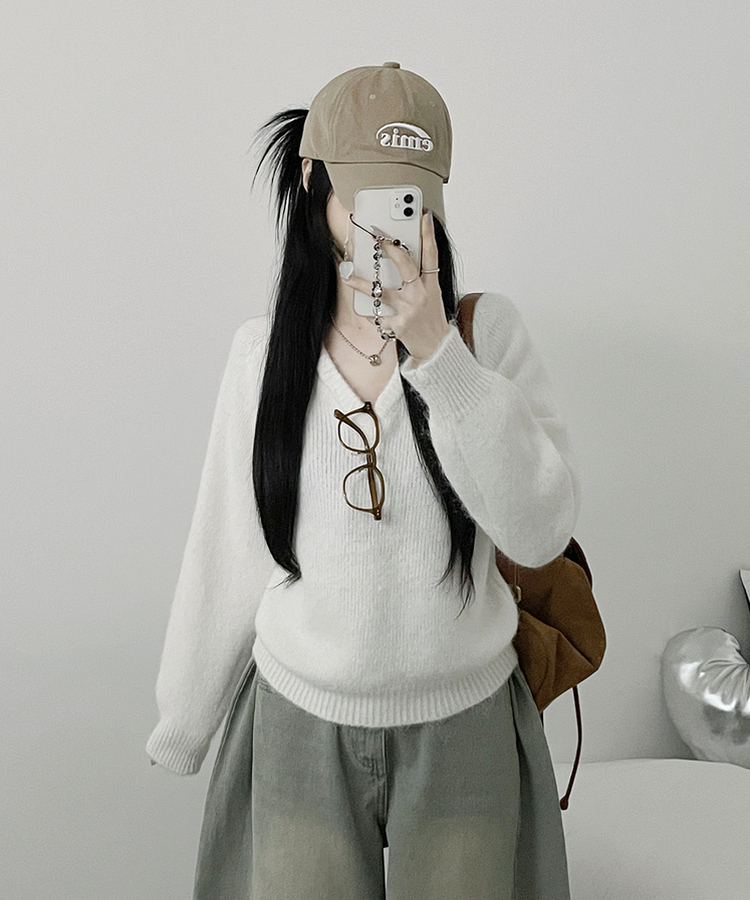 도톰파인나그랑브이넥긴팔니트 아이보리