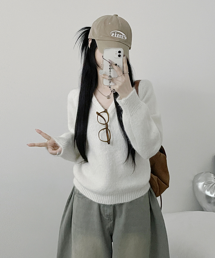 도톰파인나그랑브이넥긴팔니트 아이보리