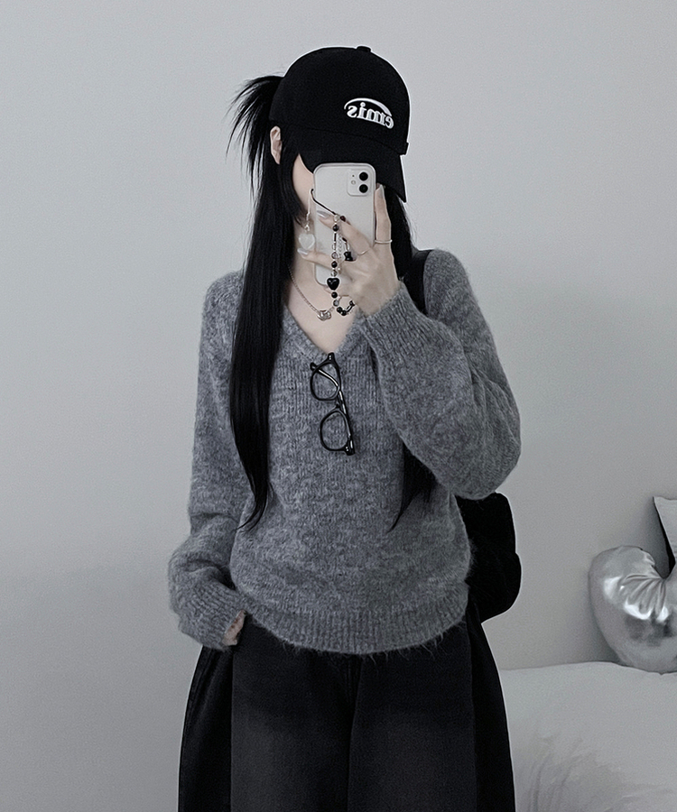 도톰파인나그랑브이넥긴팔니트 그레이