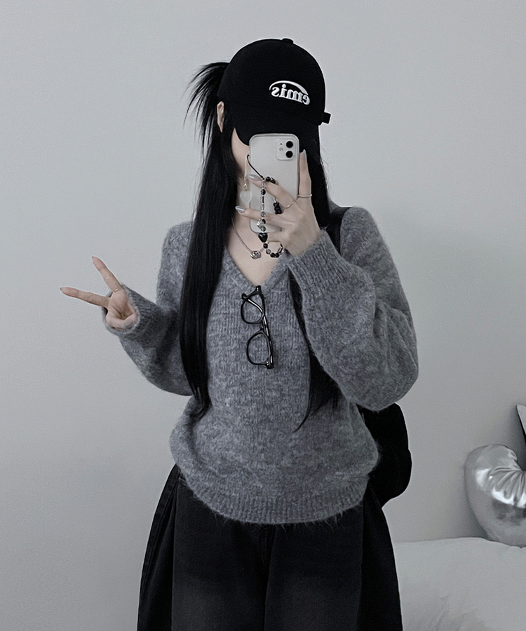 도톰파인나그랑브이넥긴팔니트 그레이