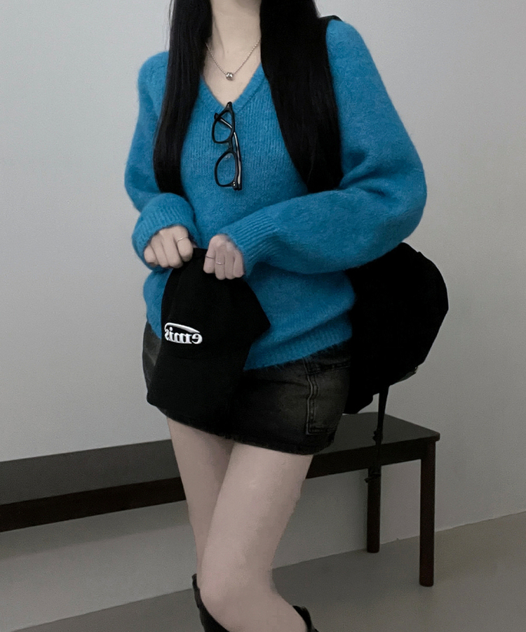 도톰파인나그랑브이넥긴팔니트 파랑