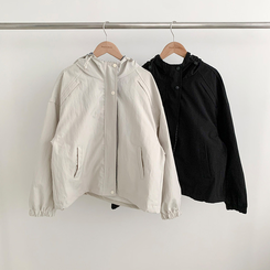 オーバーフィットチェックウィンドブレーカー