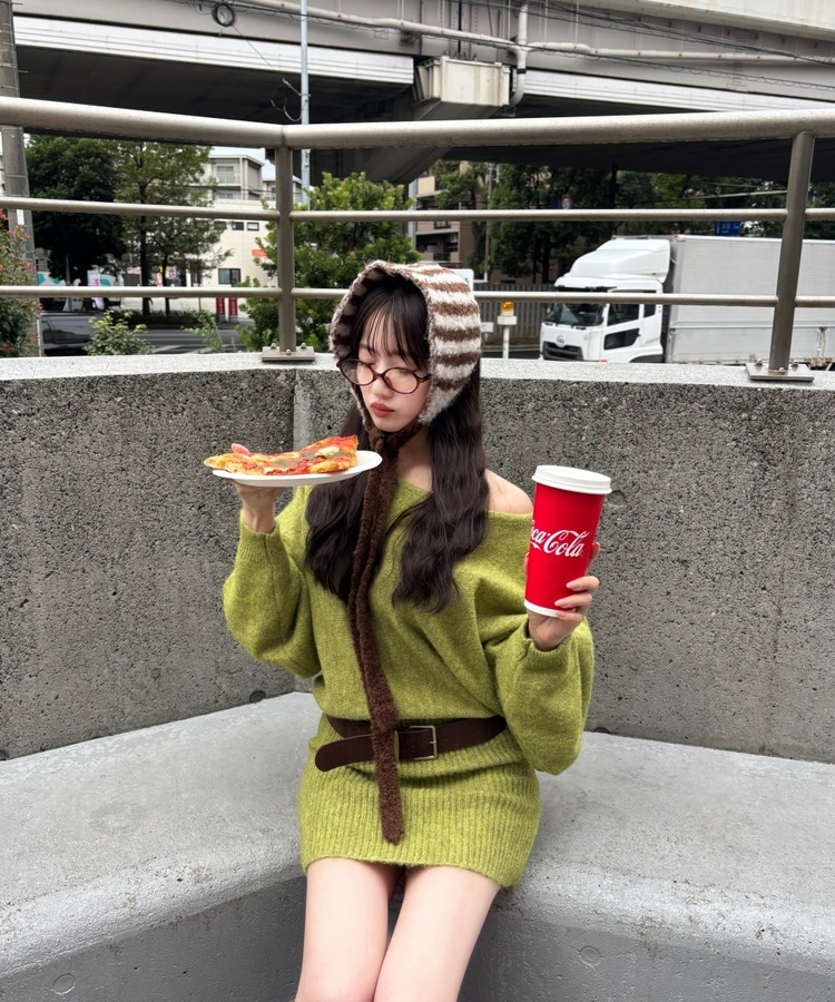 【ベルト付き】オフショルダーミニニットワンピース PASTEL GREEN