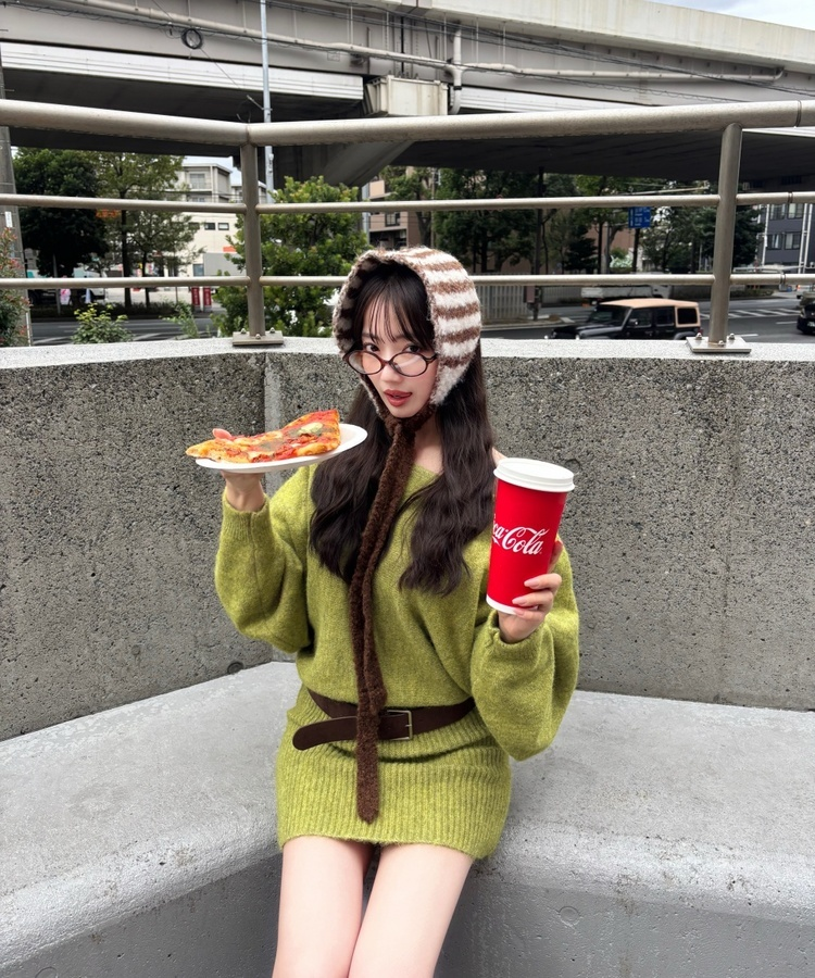 【ベルト付き】オフショルダーミニニットワンピース PASTEL GREEN