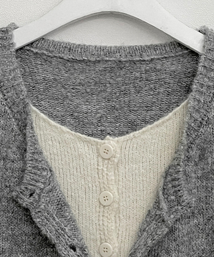 레블이중레이어드브이넥배색긴팔니트가디건