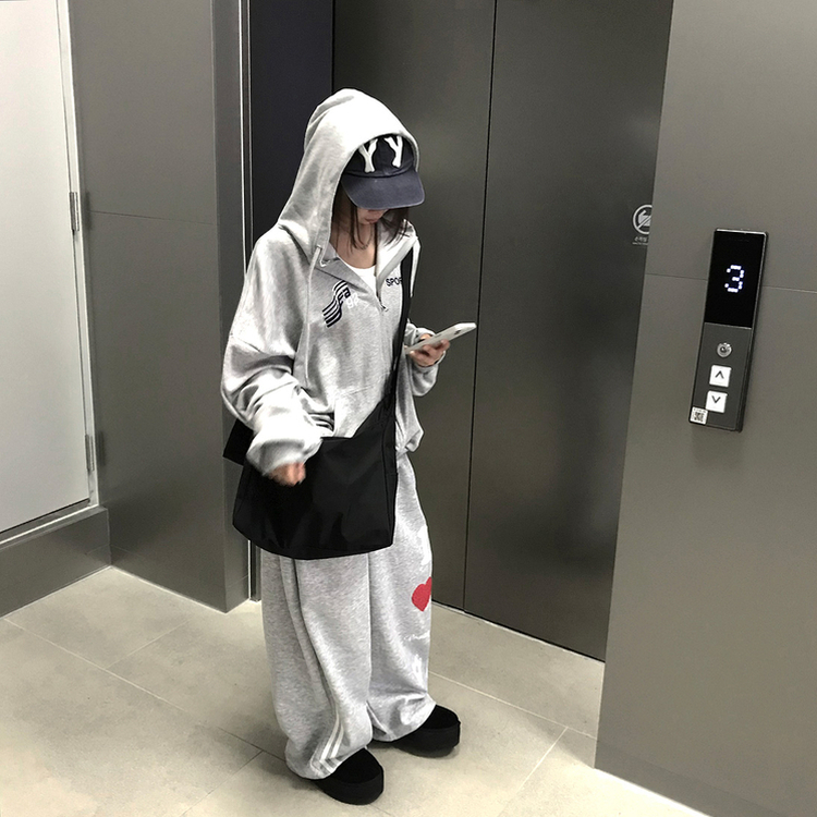 レタリングラブトレーニングワイドパンツ GREY