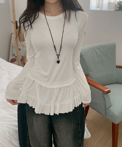 레아틴 밑단 프릴 실키 긴팔 티셔츠 아이보리