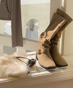 オブレ シャーリング スエード バックル ミドルブーツ