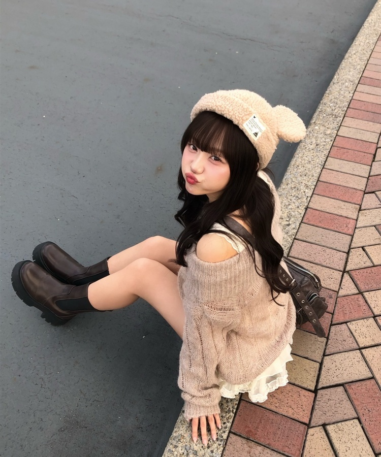 オフショルダーシースルーニット BEIGE