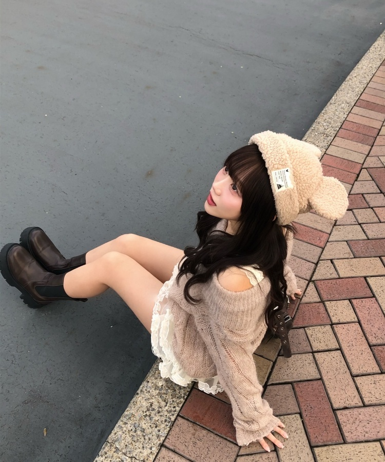 オフショルダーシースルーニット BEIGE