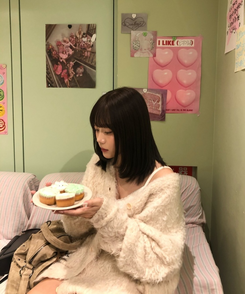 ウォッシングスタッズショルダーバック KHAKI BEIGE