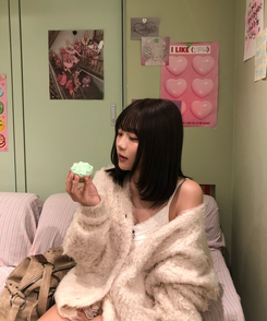 ウォッシングスタッズショルダーバック KHAKI BEIGE