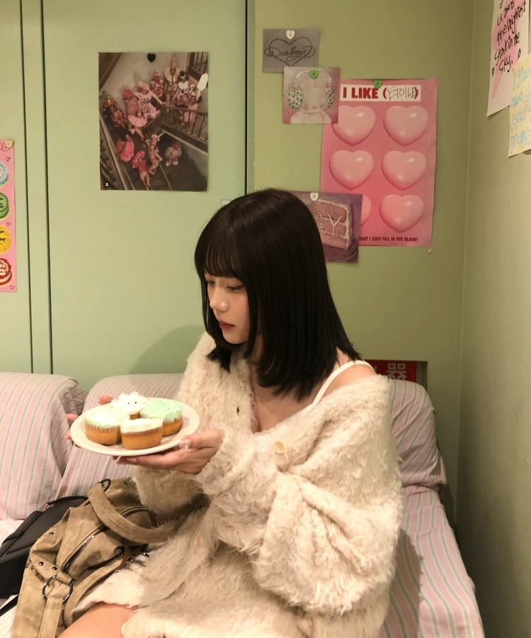 ウォッシングスタッズショルダーバック KHAKI BEIGE